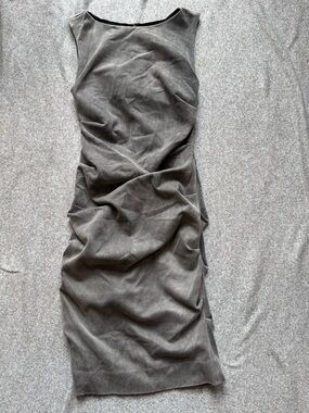 Nicole Miller Sleek Gray Sleeveless Sheath Dress